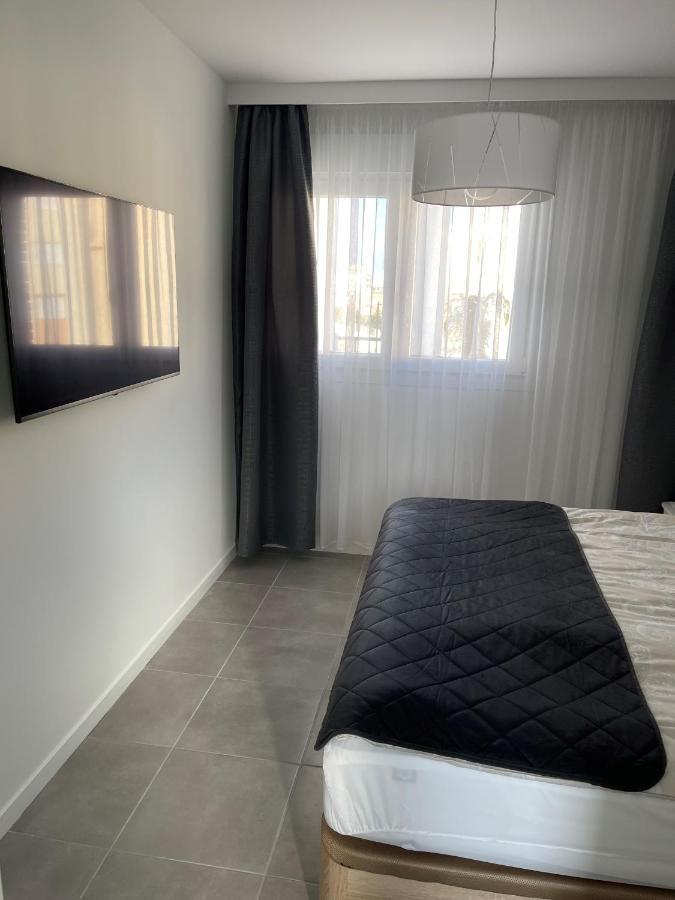 Sunny Apartment In Denia With Outdoor Swimming Pool And Garage Parking Place Included, 300M From The Sandy Beach ภายนอก รูปภาพ